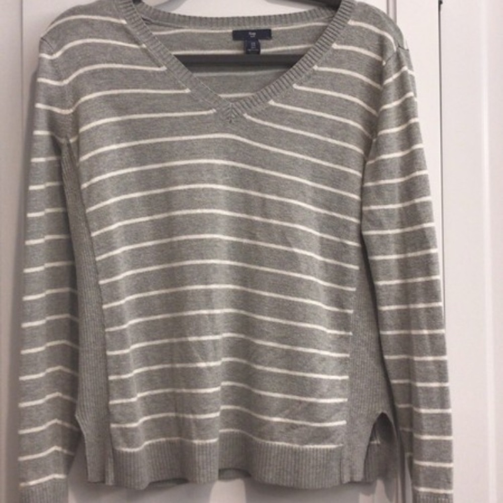 Cute Gray & White Sweater